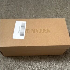 Steve Madden sandal